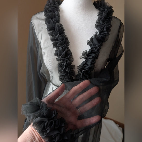 VTG Sexy Long Black Sheer Ruffled peignoir robe - Picture 5 of 8